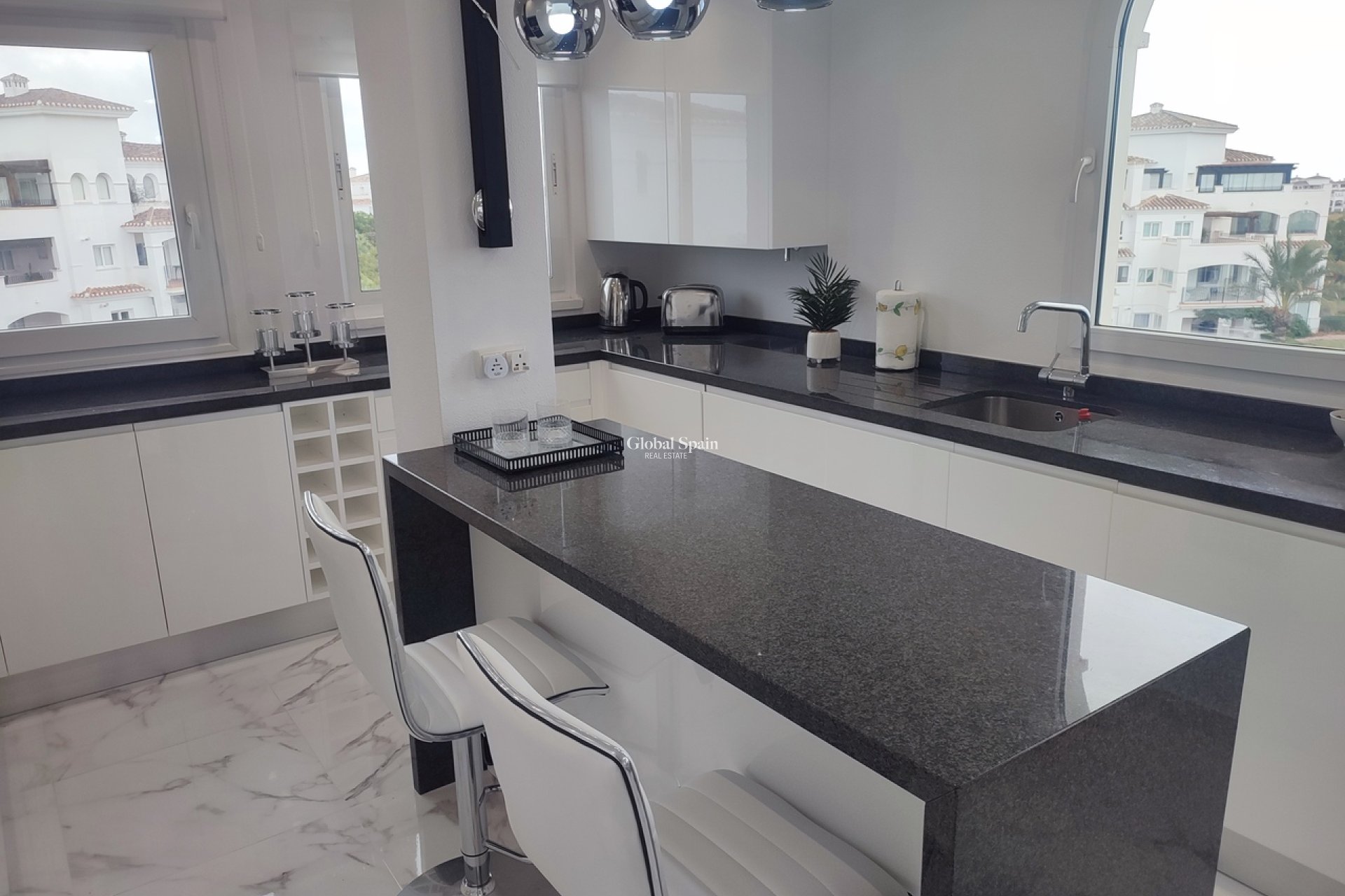 Revente - APPARTEMENT -
SUCINA - Inland