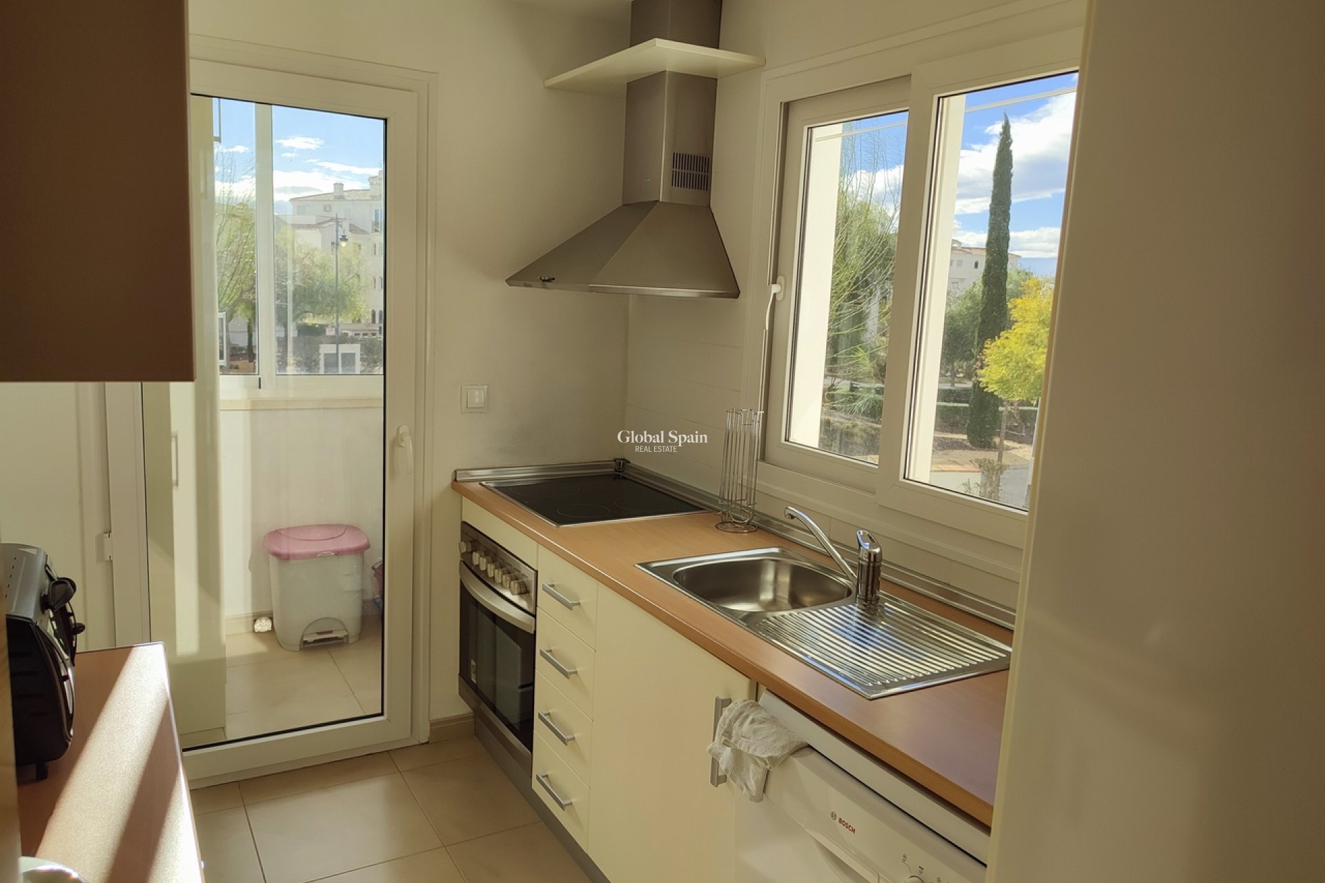 Revente - APPARTEMENT -
SUCINA - Inland