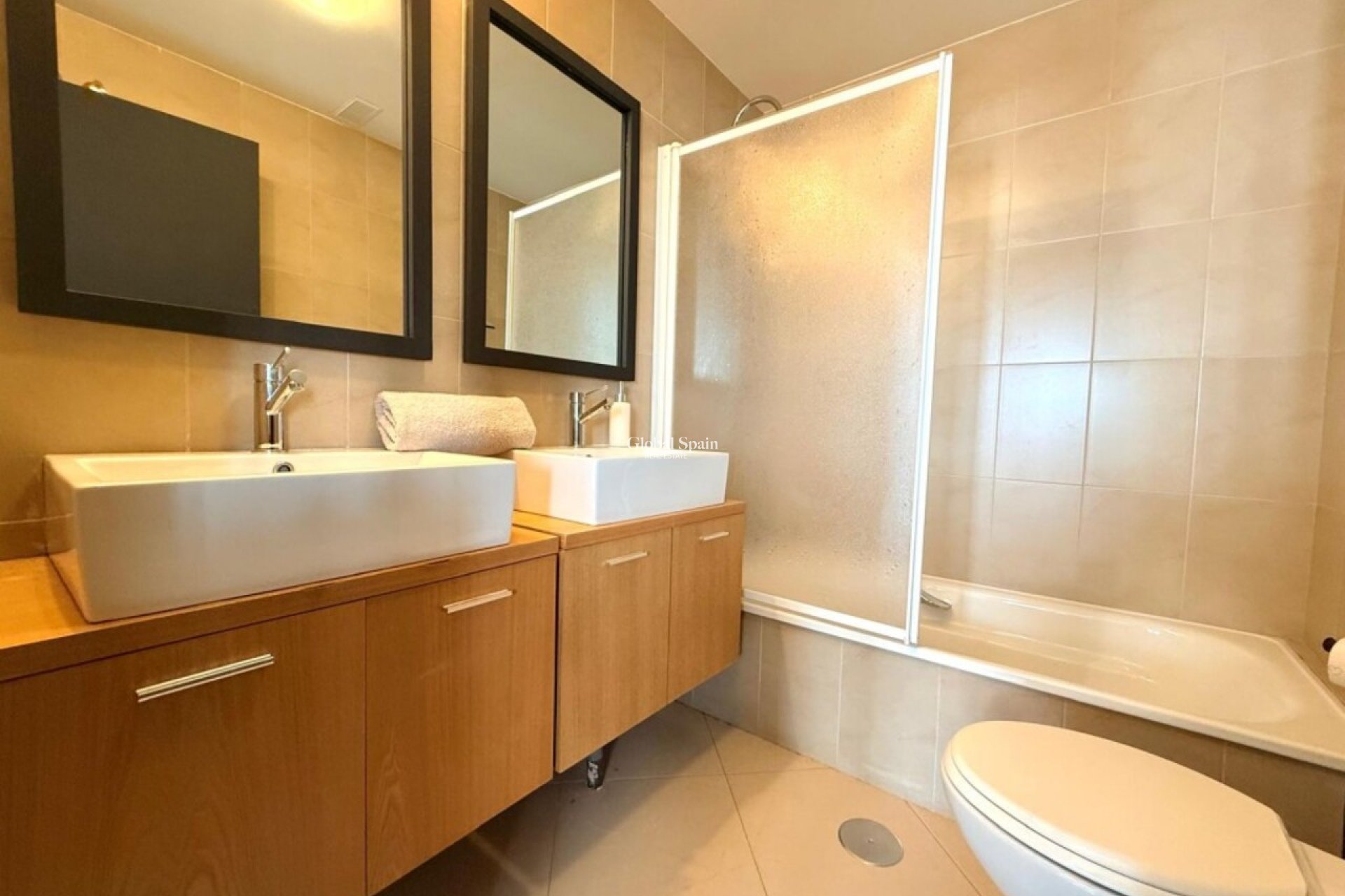 Revente - APPARTEMENT -
SUCINA - Inland