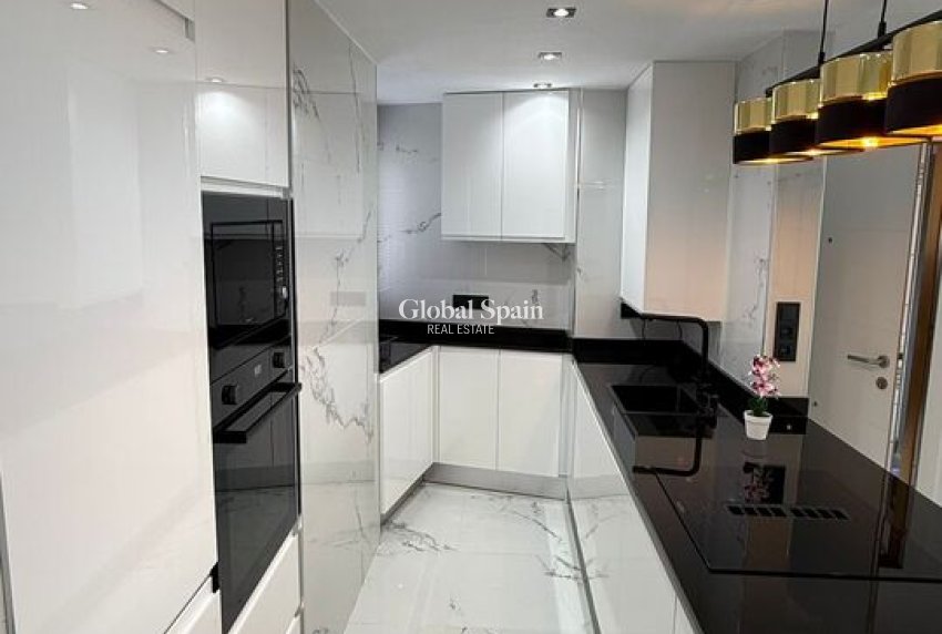 Revente - APPARTEMENT -
SUCINA - Inland