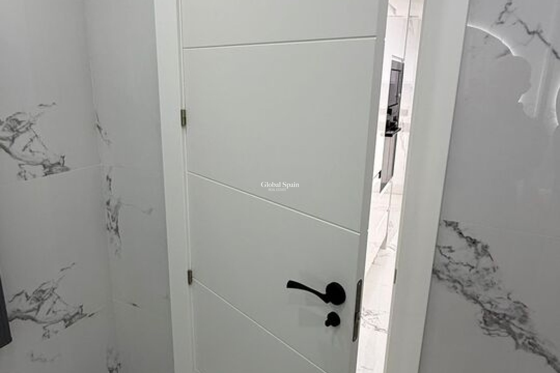 Revente - APPARTEMENT -
SUCINA - Inland