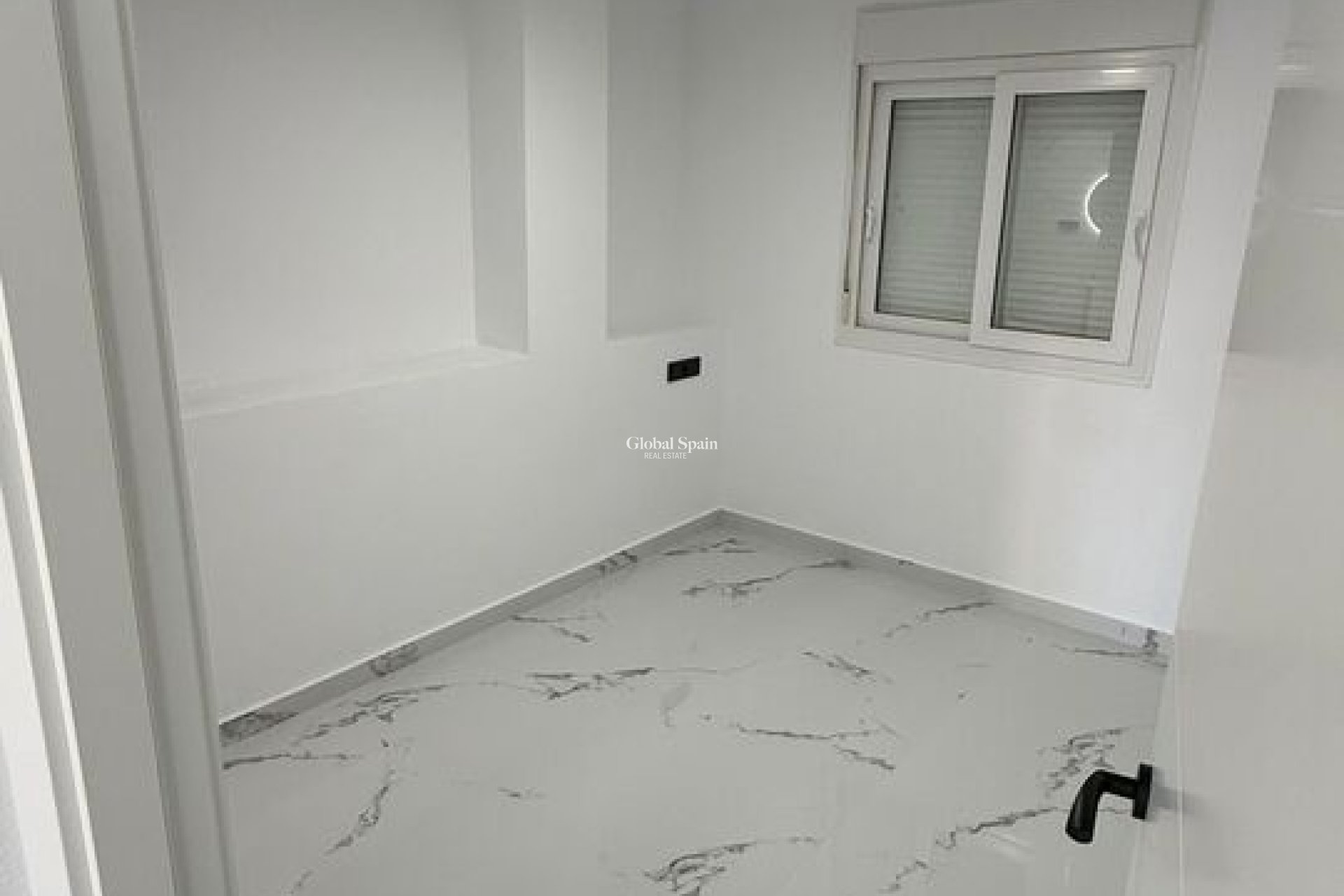 Revente - APPARTEMENT -
SUCINA - Inland