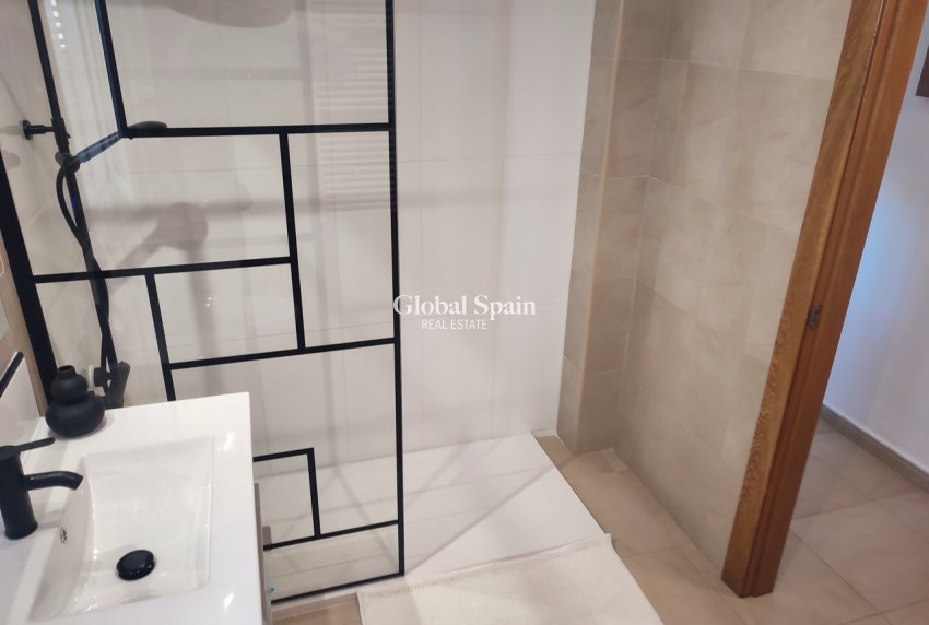 Revente - APPARTEMENT -
SUCINA - Inland