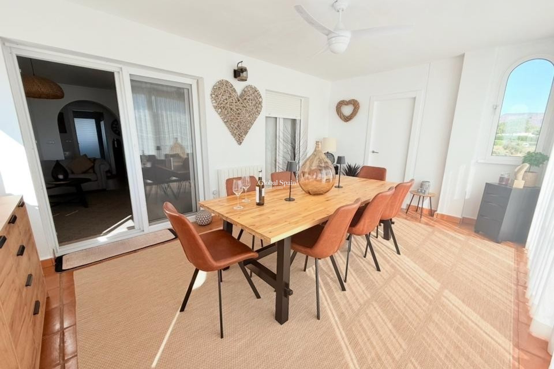 Revente - APPARTEMENT -
SUCINA - Inland