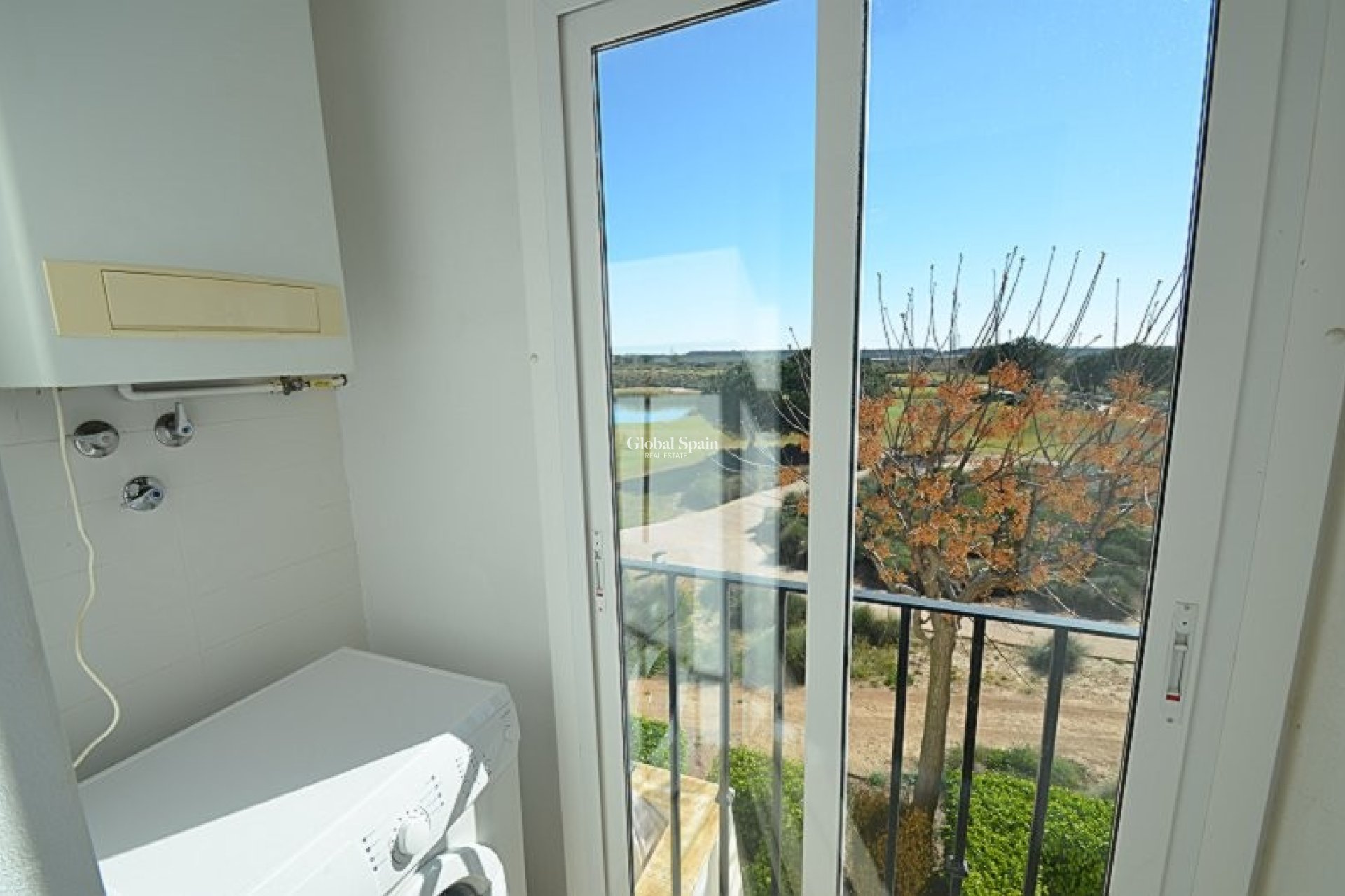 Revente - APPARTEMENT -
SUCINA - Inland