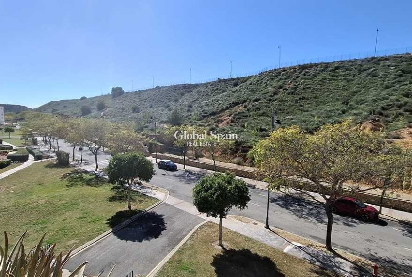 Revente - APPARTEMENT -
SUCINA - Inland