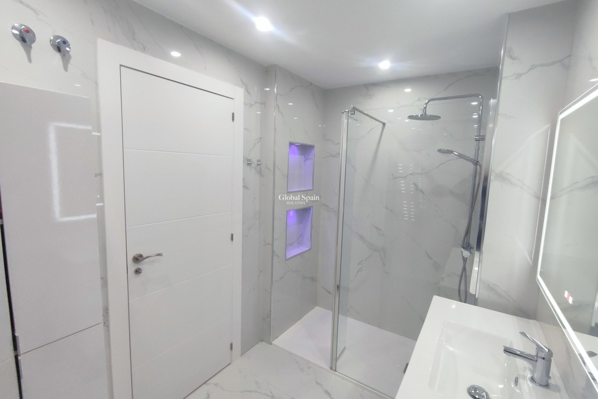 Revente - APPARTEMENT -
SUCINA - Inland