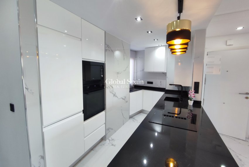 Revente - APPARTEMENT -
SUCINA - Inland