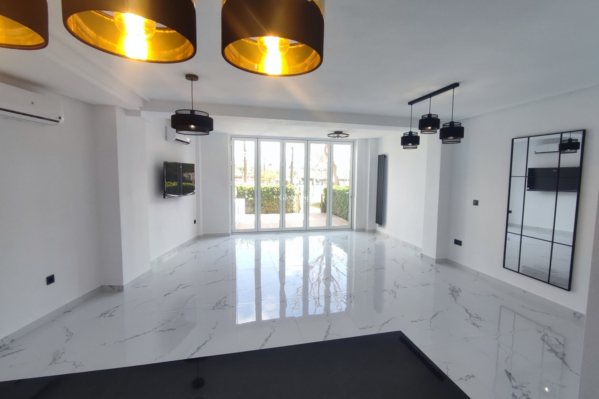 Revente - APPARTEMENT -
SUCINA - Inland