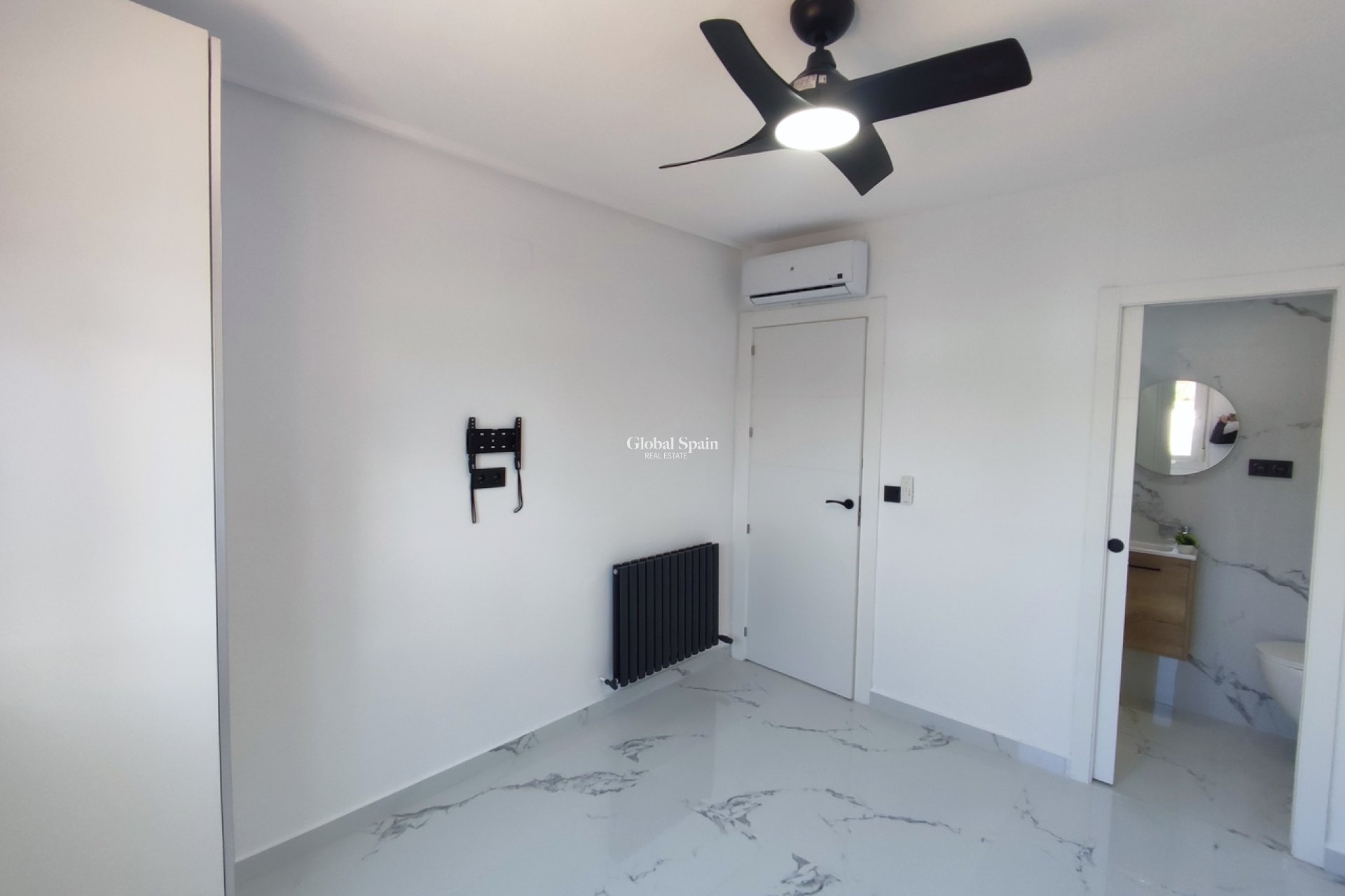 Revente - APPARTEMENT -
SUCINA - Inland