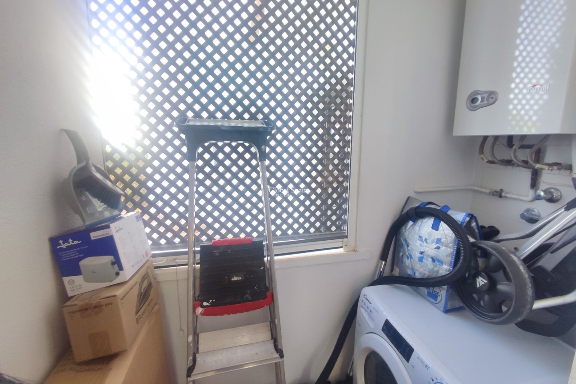 Revente - APPARTEMENT -
SUCINA - Inland