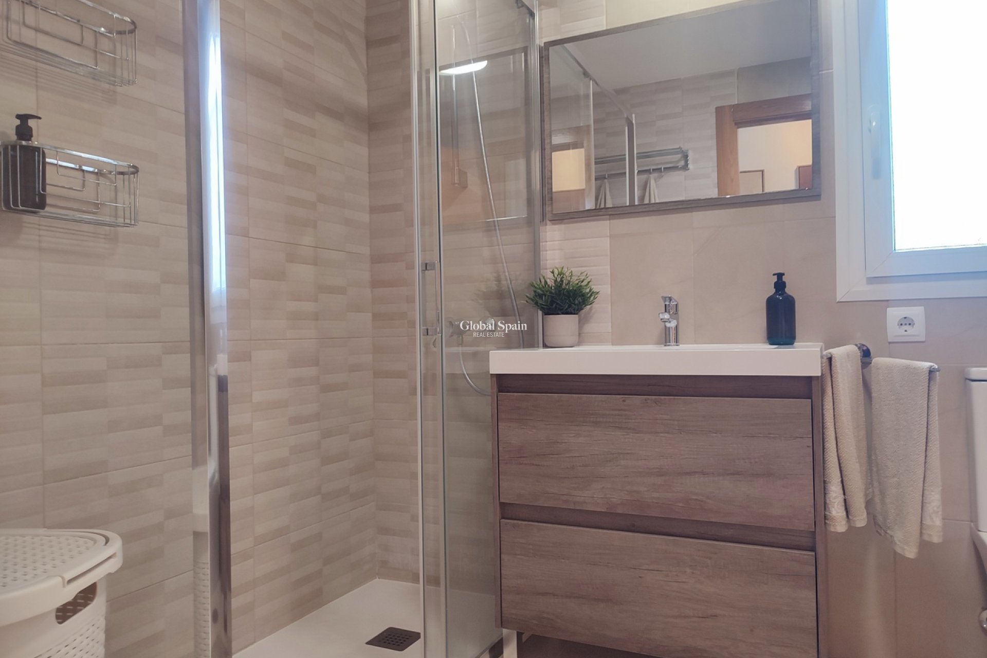 Revente - APPARTEMENT -
SUCINA - Inland