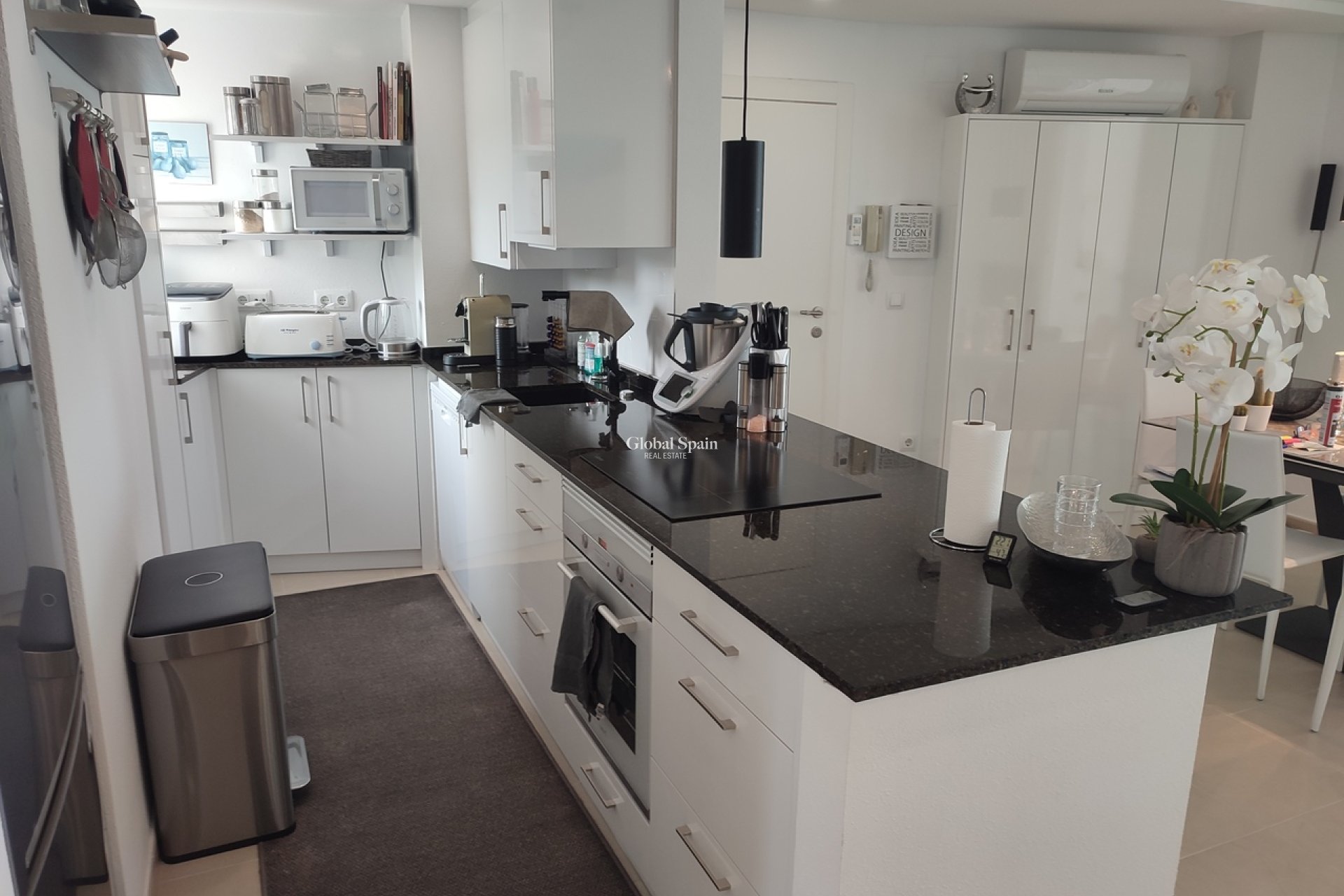 Revente - APPARTEMENT -
SUCINA - Inland