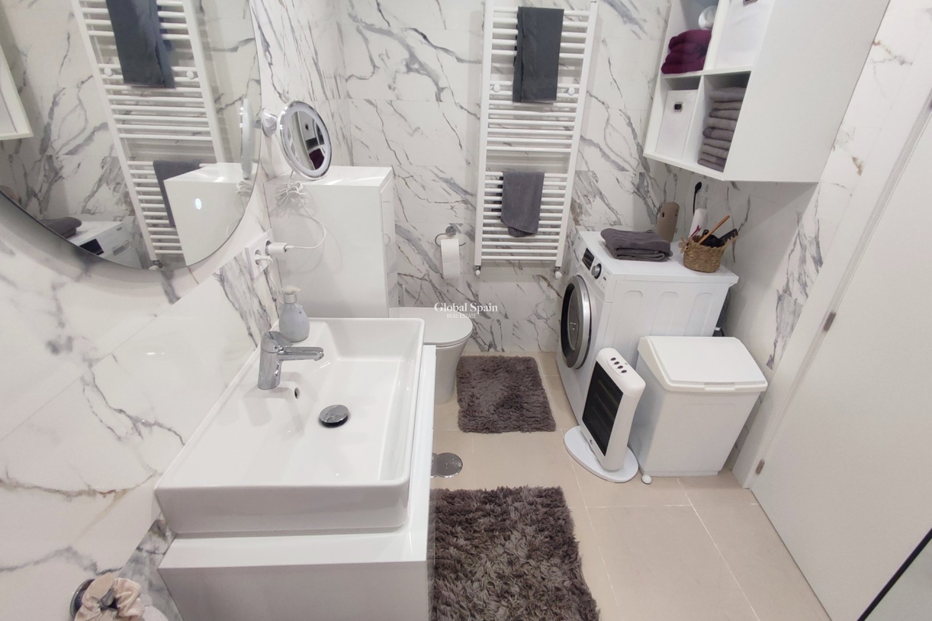 Revente - APPARTEMENT -
SUCINA - Inland