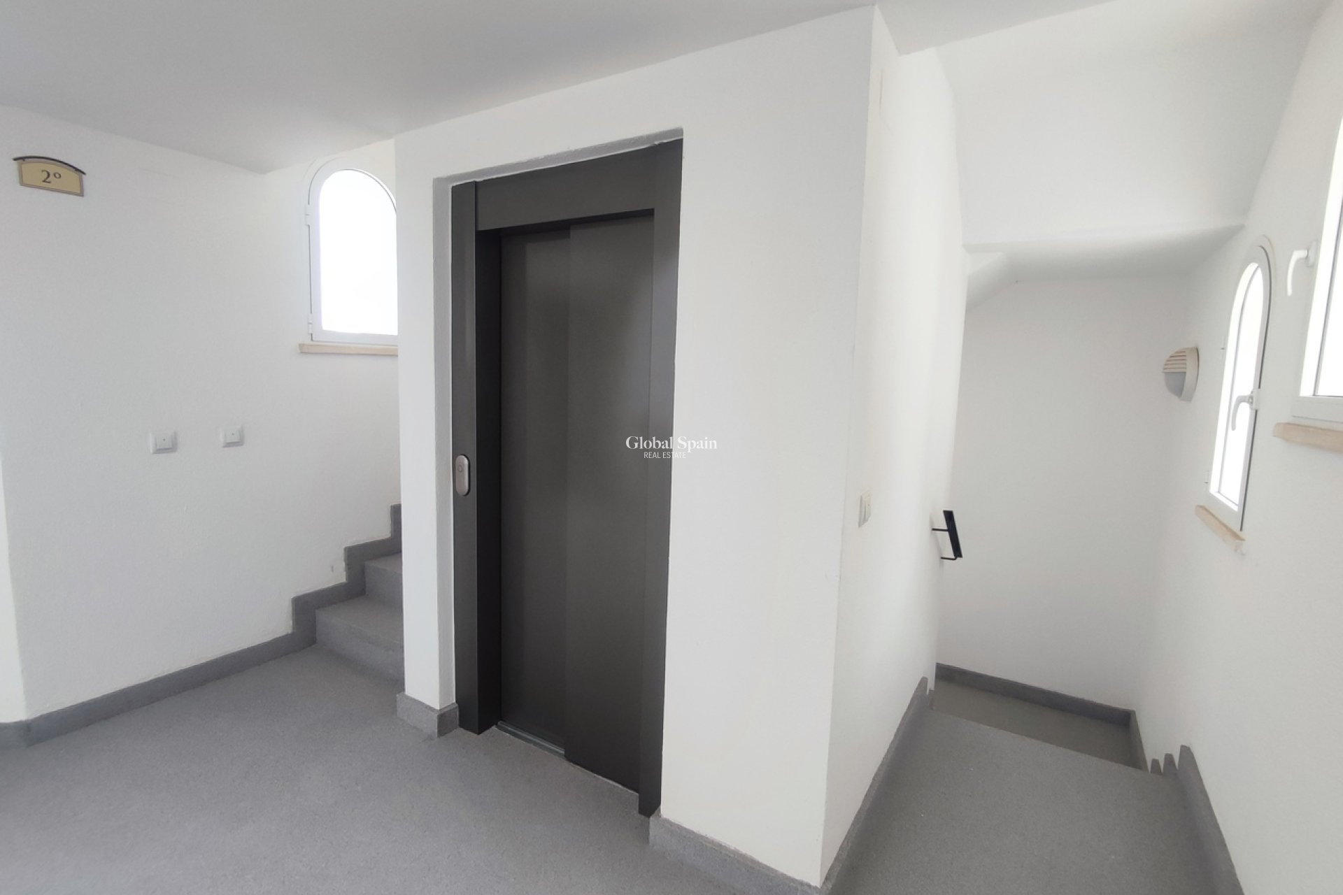 Revente - APPARTEMENT -
SUCINA - Inland
