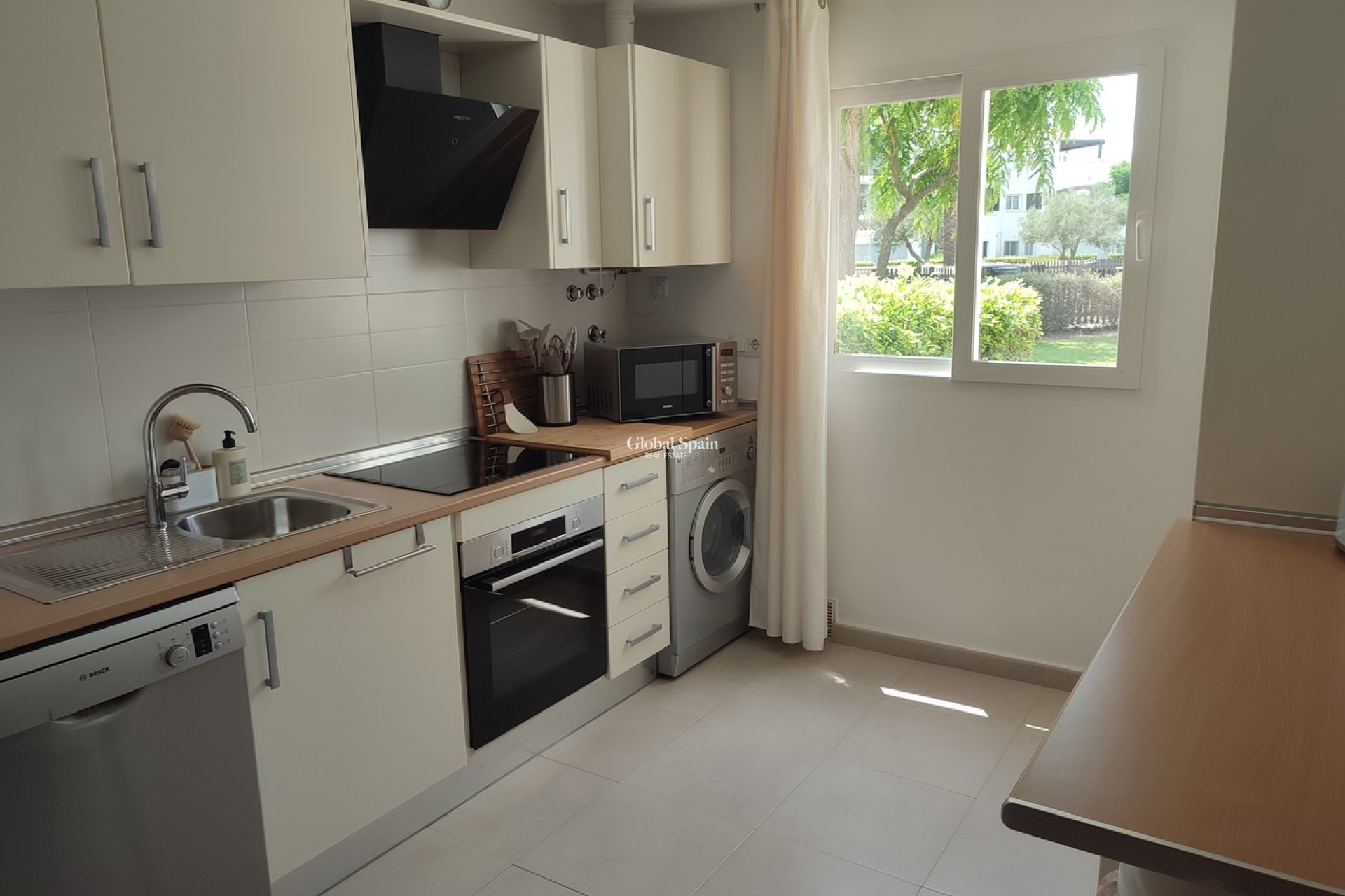 Revente - APPARTEMENT -
SUCINA - Inland