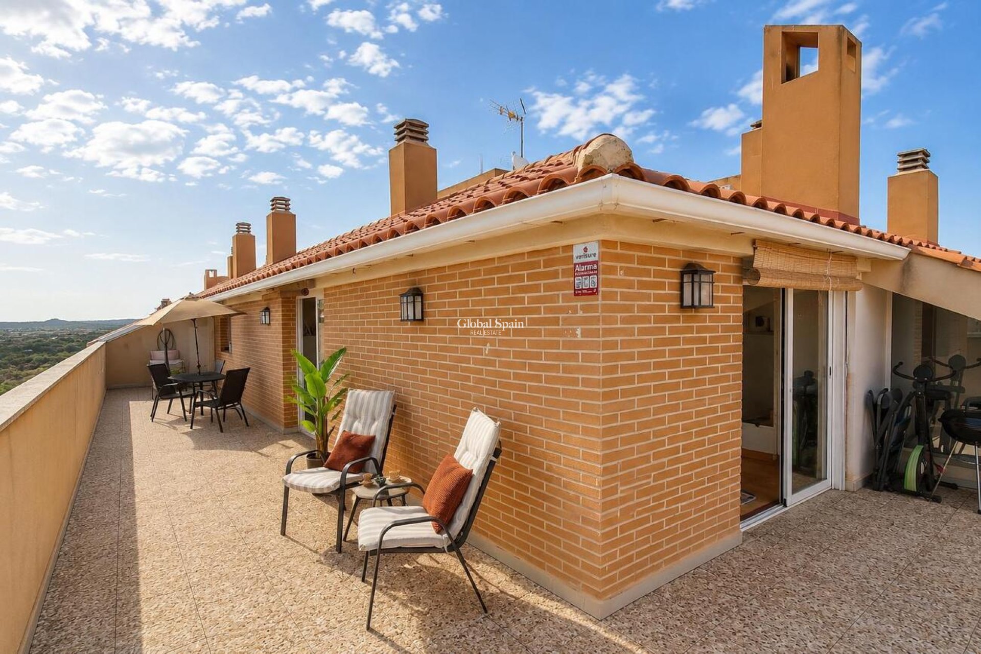 Revente - APPARTEMENT -
SUCINA - Inland