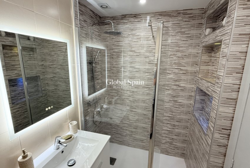Revente - APPARTEMENT -
SUCINA - Inland