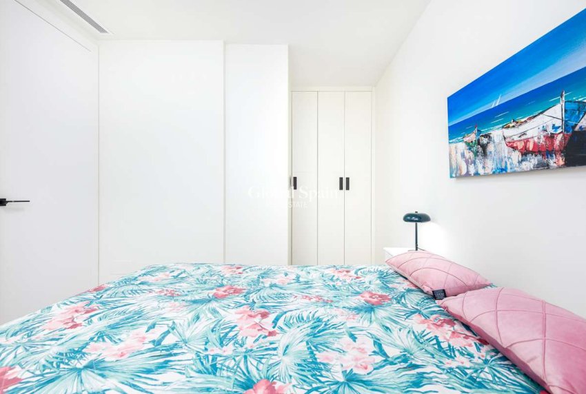 Revente - APPARTEMENT -
TORRE DE LA HORADADA - Costa Blanca