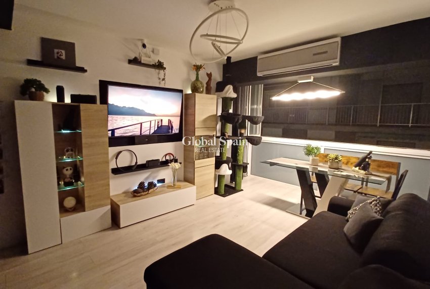 Revente - APPARTEMENT -
TORRE DE LA HORADADA - Costa Blanca