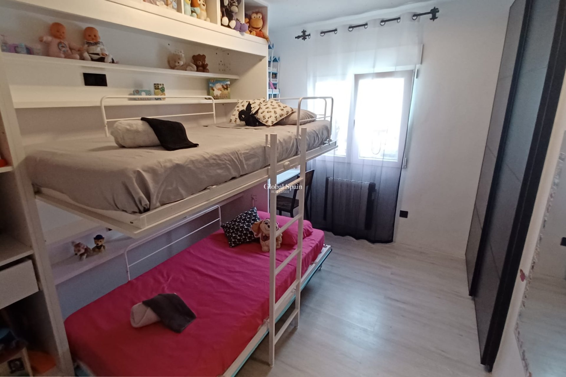 Revente - APPARTEMENT -
TORRE DE LA HORADADA - Costa Blanca