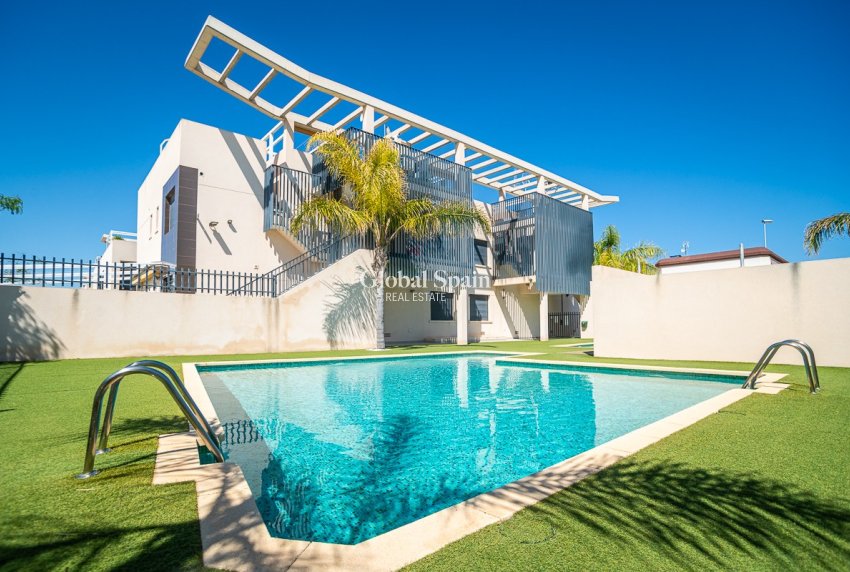 Revente - Appartement -
TORRE DE LA HORADADA - TORRE DE LA HORARADA