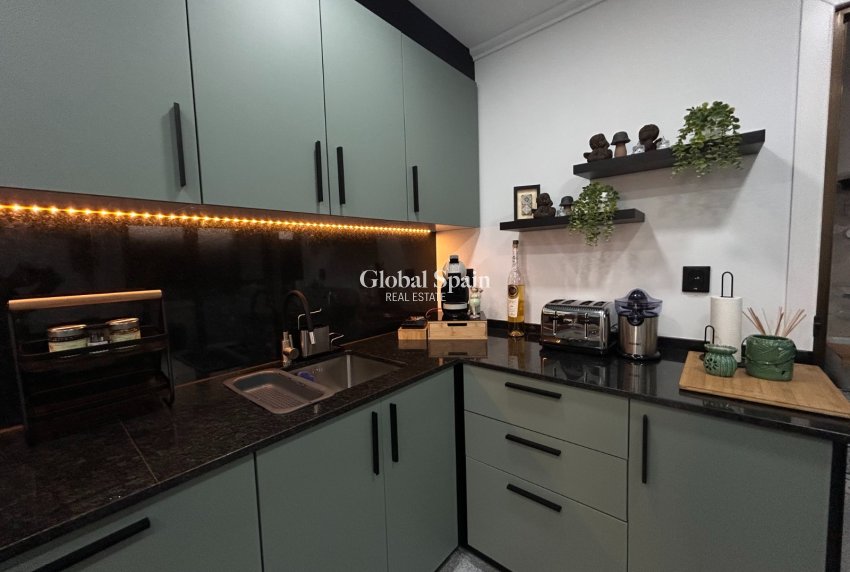 Revente - APPARTEMENT -
TORREMENDO - Costa Blanca
