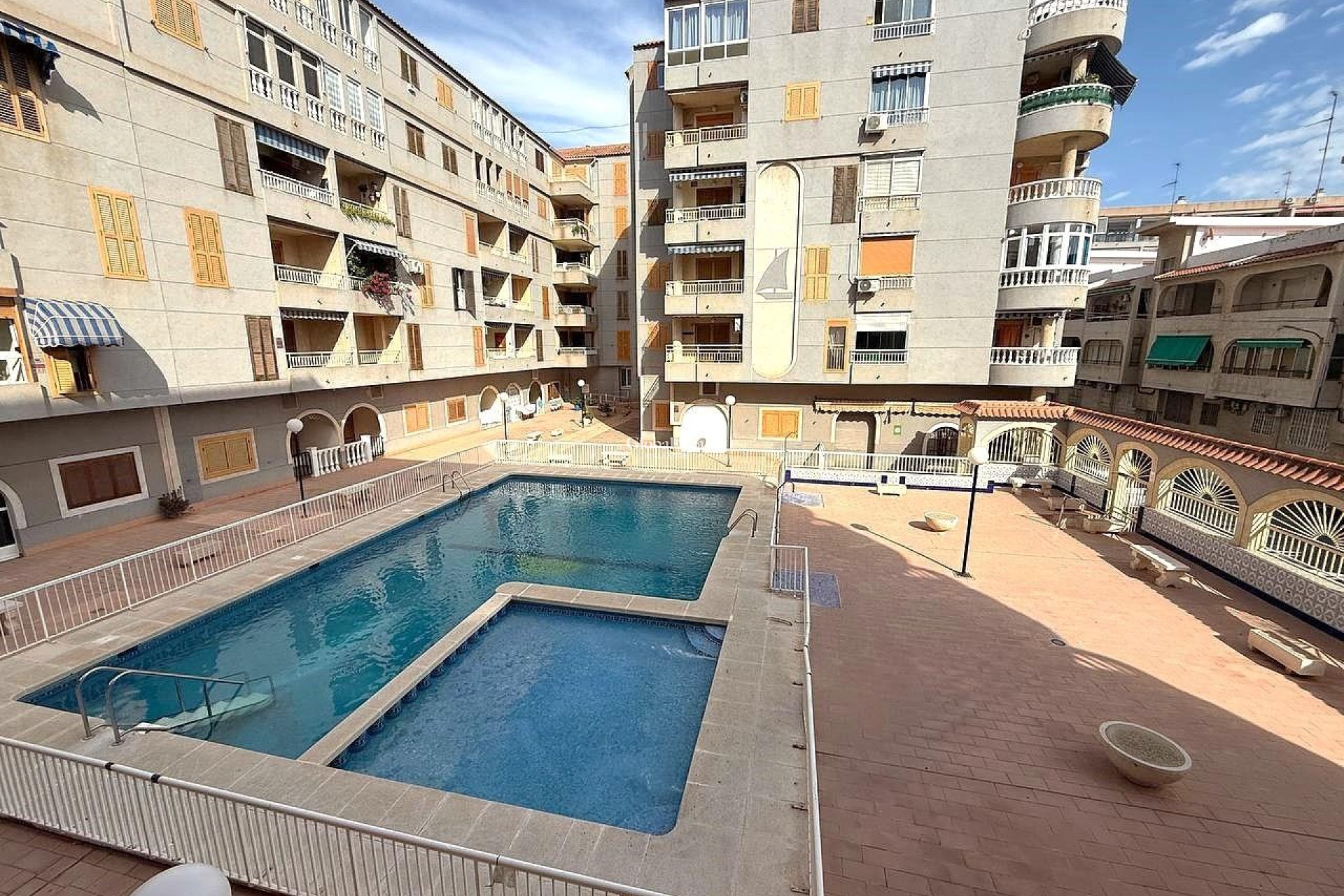Revente - APPARTEMENT -
TORREVIEJA - Acequion