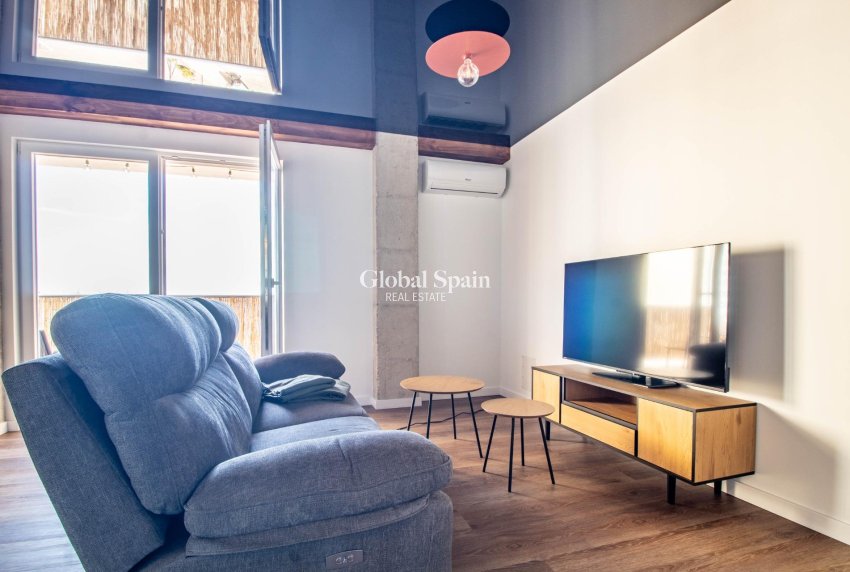 Revente - APPARTEMENT -
TORREVIEJA - Acequion