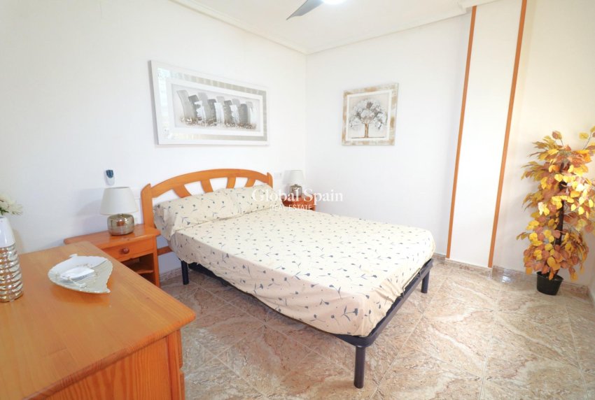 Revente - APPARTEMENT -
TORREVIEJA - Acequion