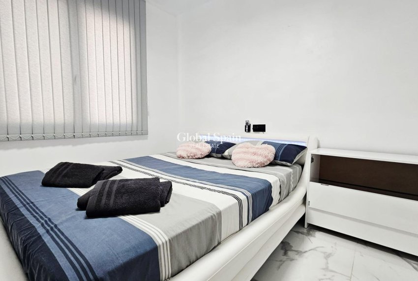 Revente - APPARTEMENT -
TORREVIEJA - Acequion