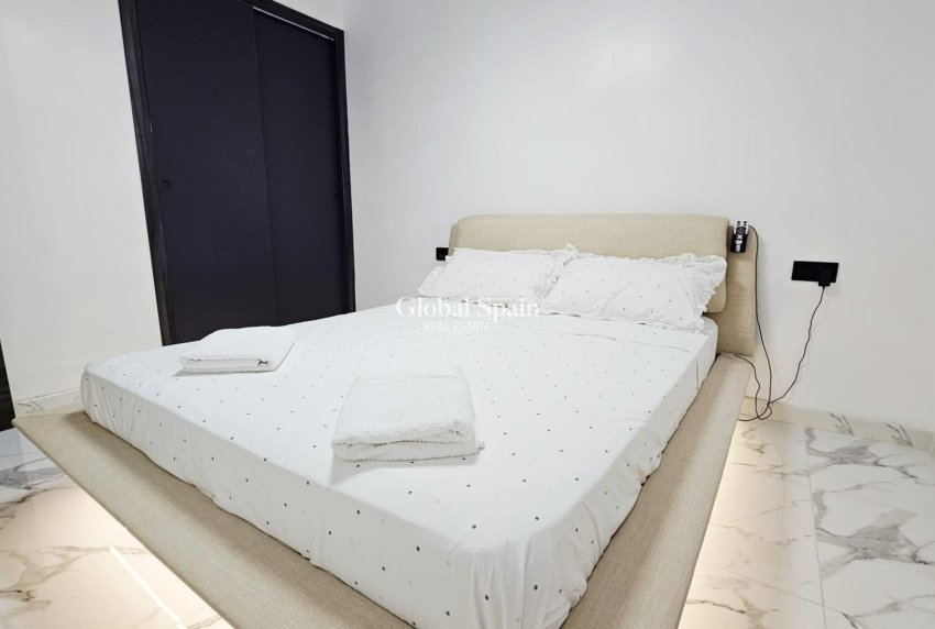 Revente - APPARTEMENT -
TORREVIEJA - Acequion