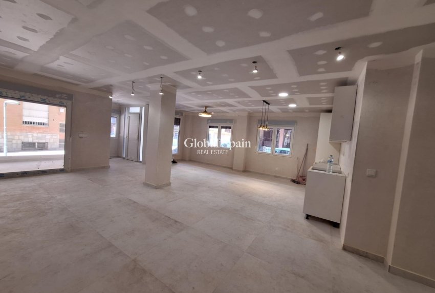 Revente - APPARTEMENT -
TORREVIEJA - Acequion