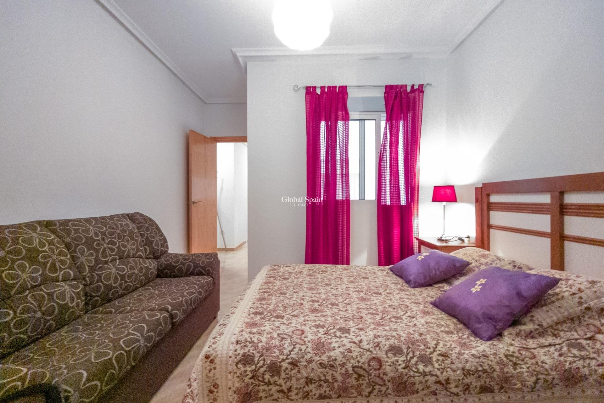 Revente - APPARTEMENT -
TORREVIEJA - Acequion