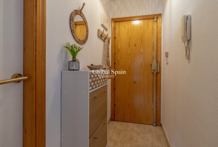 Revente - APPARTEMENT -
TORREVIEJA - Acequion