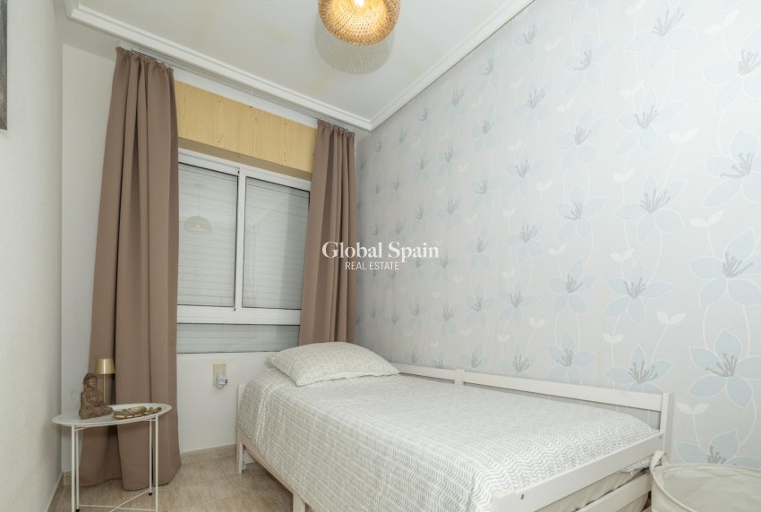 Revente - APPARTEMENT -
TORREVIEJA - Acequion