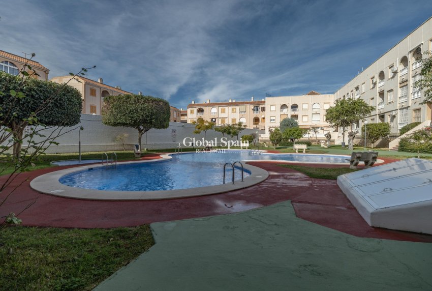 Revente - APPARTEMENT -
TORREVIEJA - Acequion