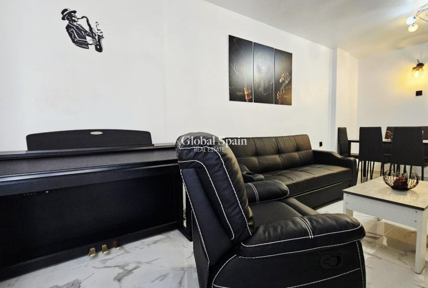 Revente - APPARTEMENT -
TORREVIEJA - Acequion