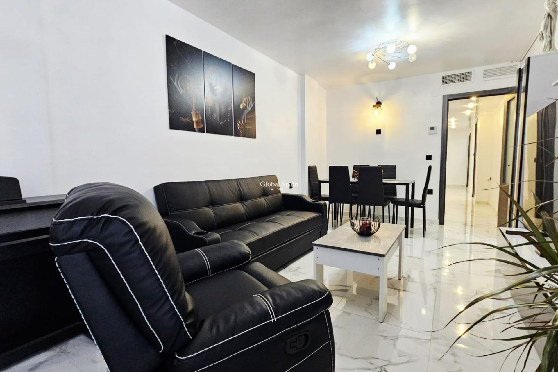Revente - APPARTEMENT -
TORREVIEJA - Acequion