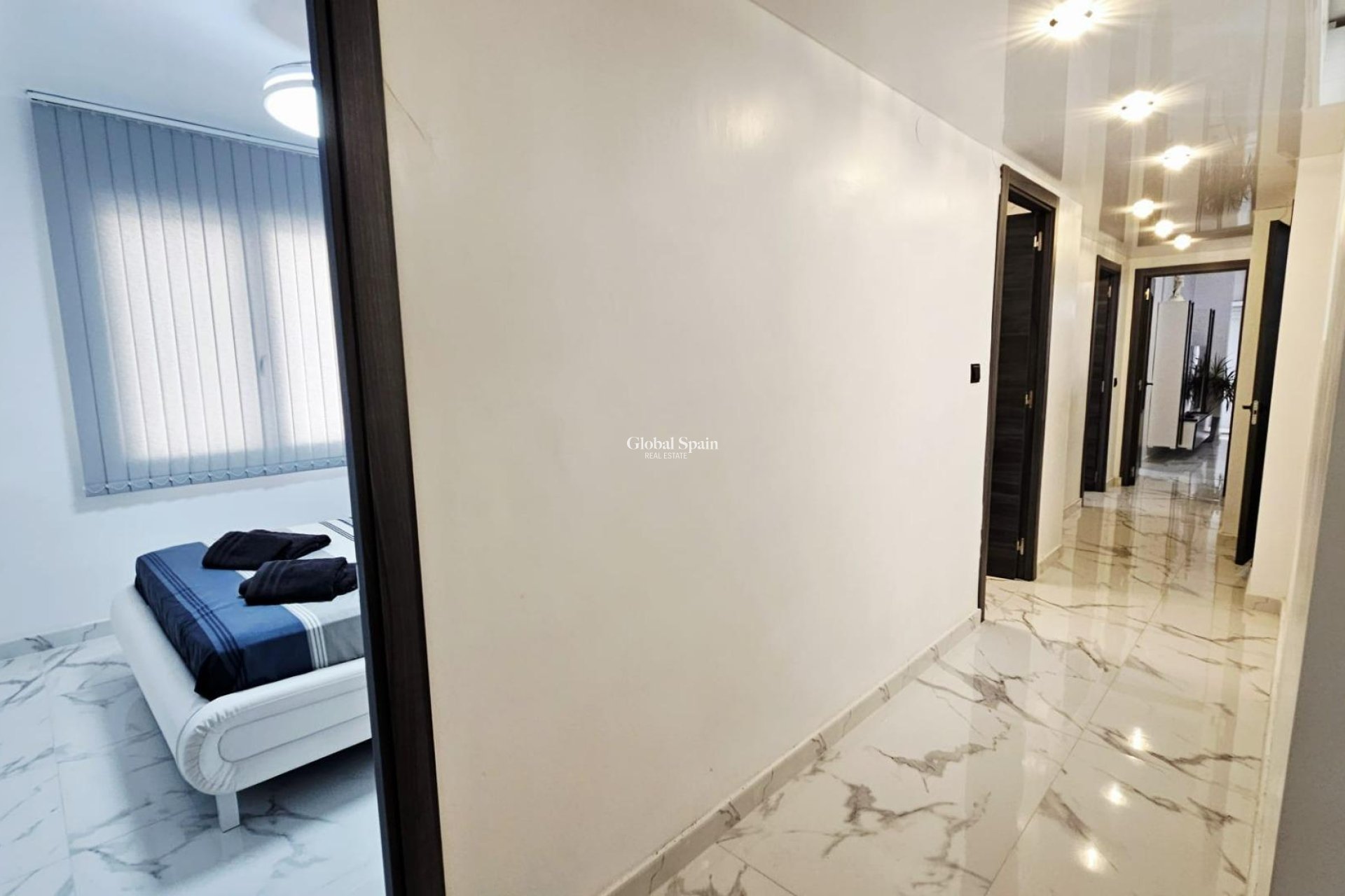 Revente - APPARTEMENT -
TORREVIEJA - Acequion