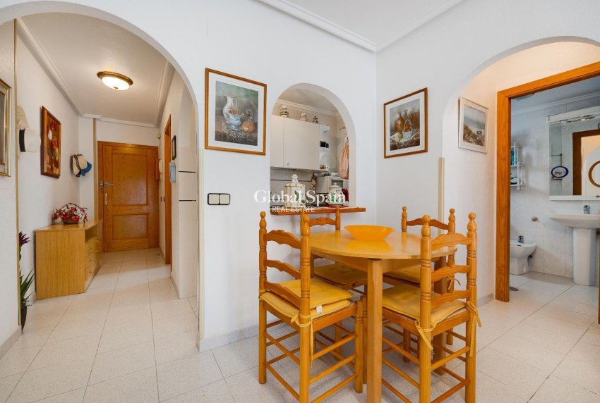 Revente - APPARTEMENT -
TORREVIEJA - Acequion