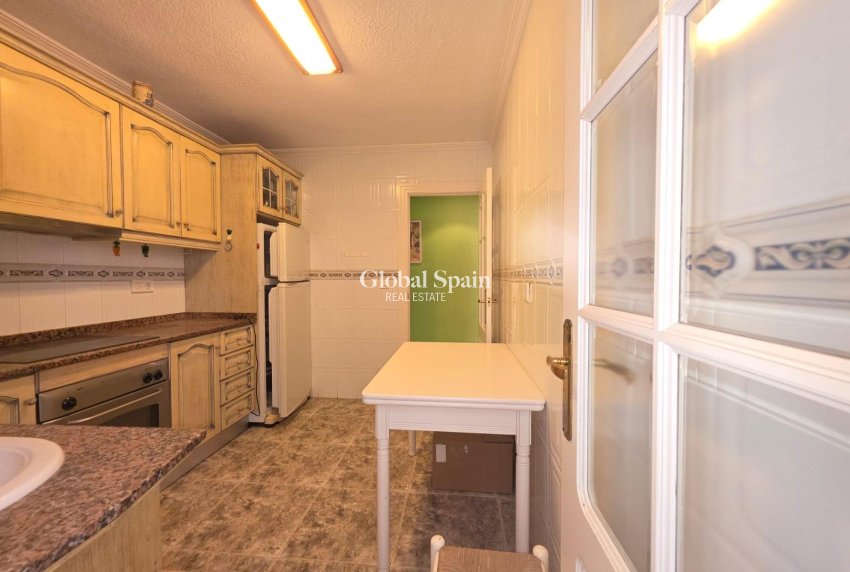 Revente - APPARTEMENT -
TORREVIEJA - Acequion