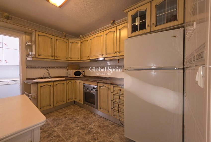 Revente - APPARTEMENT -
TORREVIEJA - Acequion