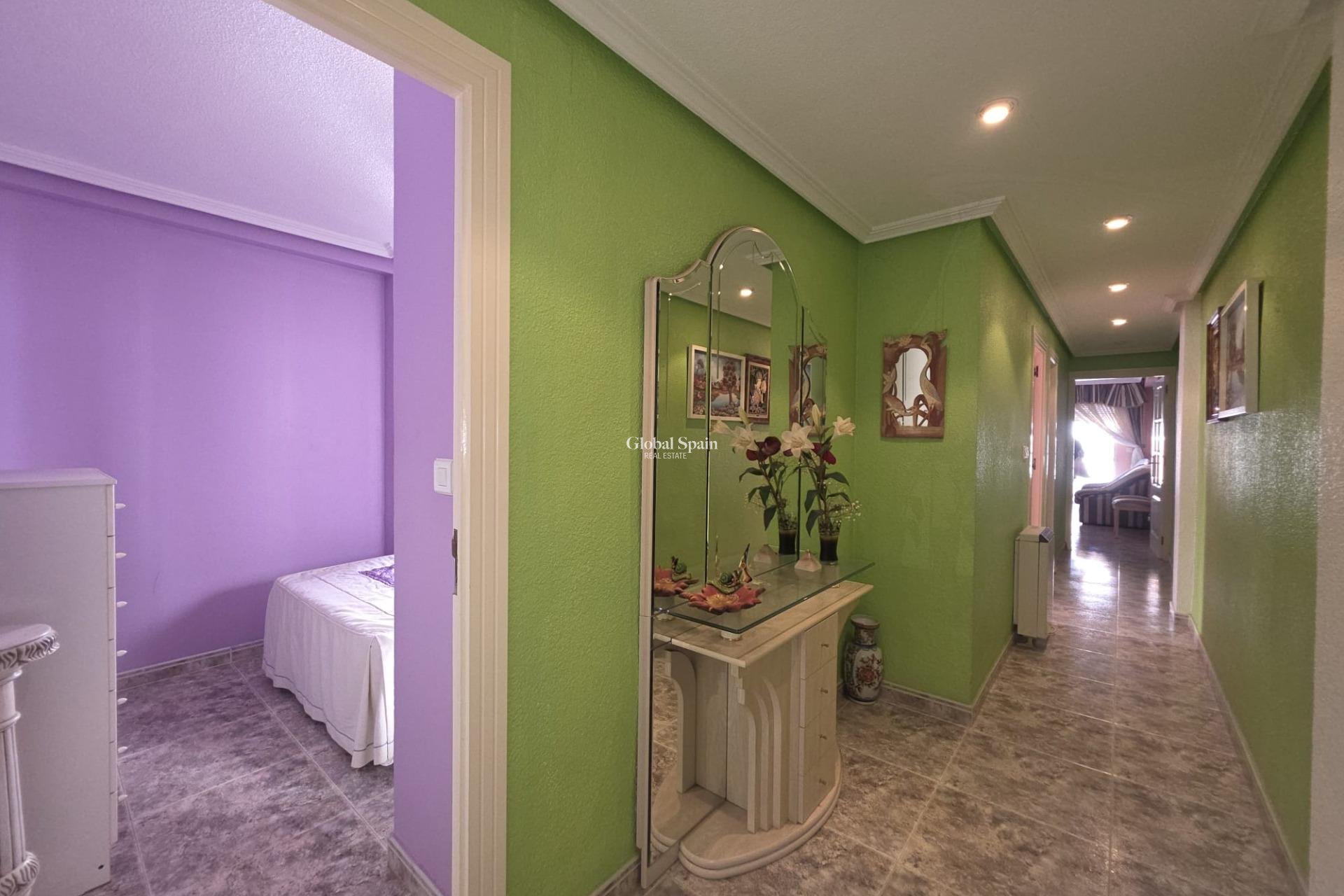 Revente - APPARTEMENT -
TORREVIEJA - Acequion