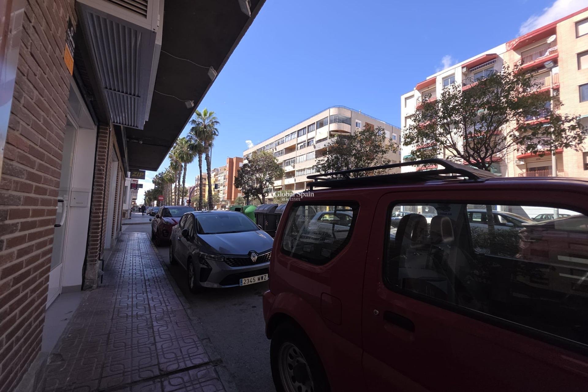 Revente - APPARTEMENT -
TORREVIEJA - Acequion
