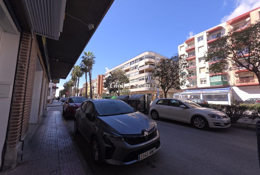 Revente - APPARTEMENT -
TORREVIEJA - Acequion