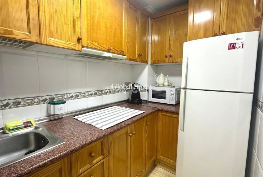 Revente - APPARTEMENT -
TORREVIEJA - Acequion