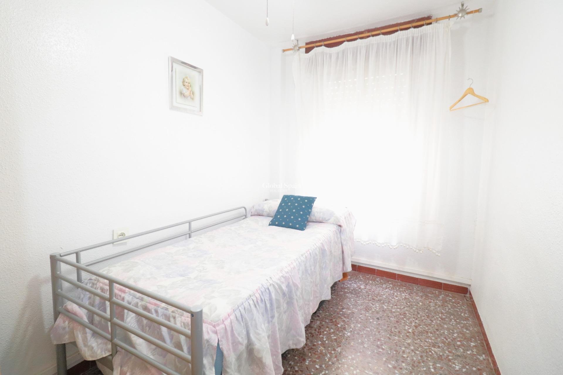 Revente - APPARTEMENT -
TORREVIEJA - Acequion