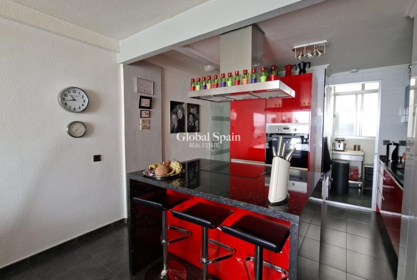 Revente - APPARTEMENT -
TORREVIEJA - Acequion