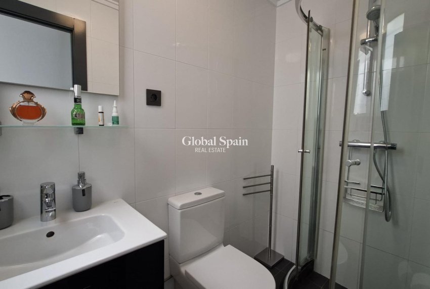 Revente - APPARTEMENT -
TORREVIEJA - Acequion